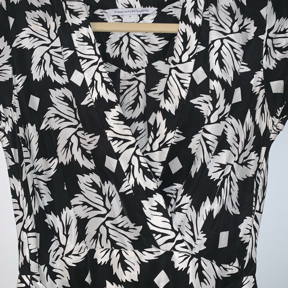 COPY - Diane Von Furstenberg Romper - Picture 3 of 7